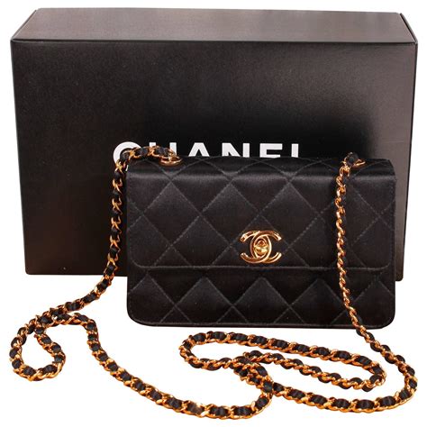 vintage Chanel clutch